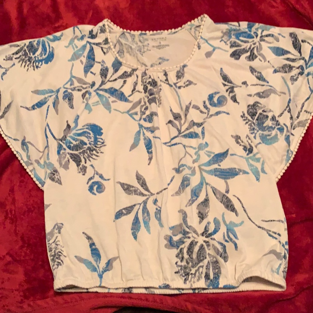 Sonoma shirt size small
